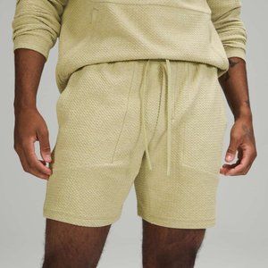 Lululemon At Ease Shorts 7" in Heathered Dew Green, Medium